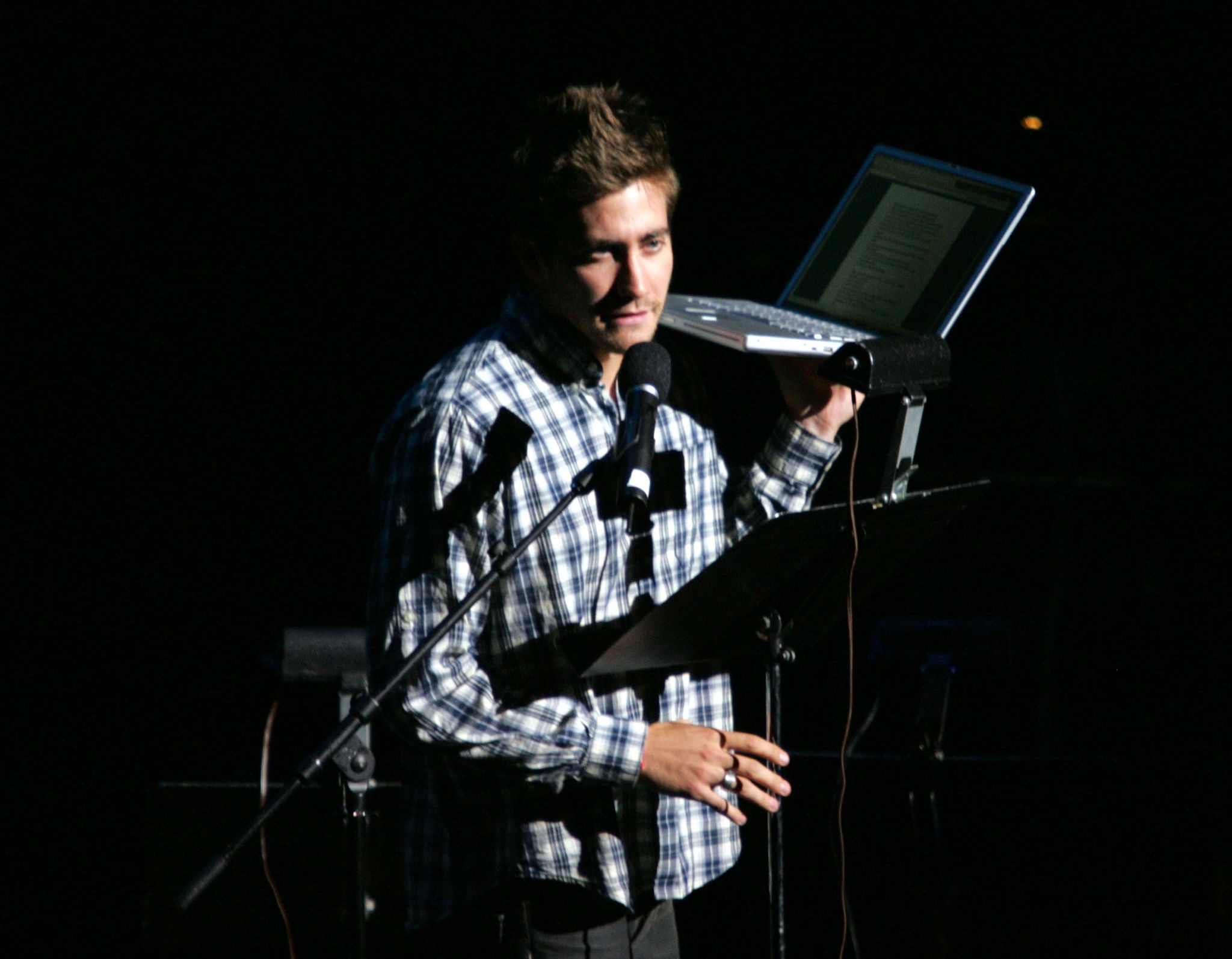 JakeGyllenhaalArchives-002.jpg